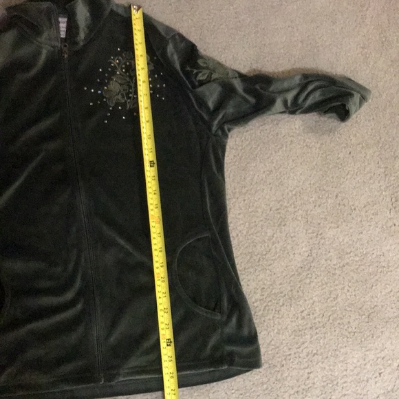 Velour 2 piece Set - Picture 9 of 13